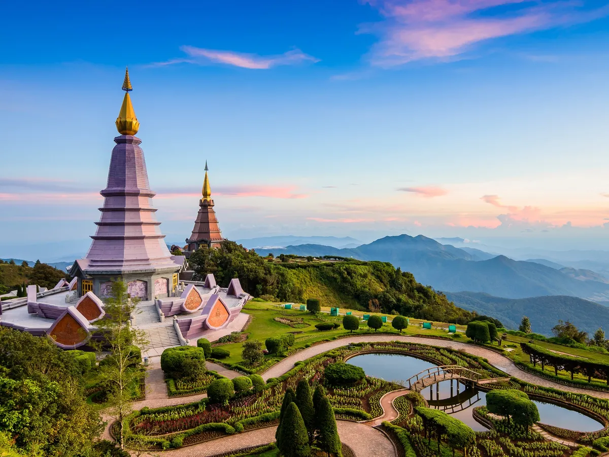 The King and Queen Pagodas at sunrise – worth the early alarm